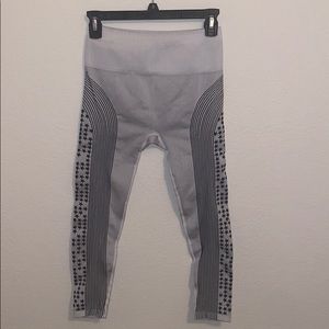 Fabletics High Waisted Seamless Star Capri